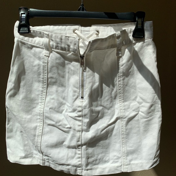FOREVER 21 Denim Skirt White Solid Bottom - Picture 2 of 3